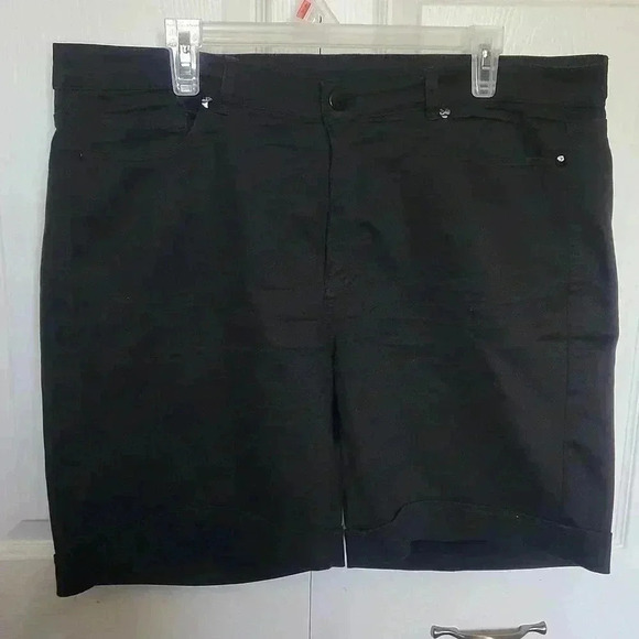 Addition Elle Women's Jet Black Polyester/Cotton Shorts -Size 16 - Picture 3 of 9